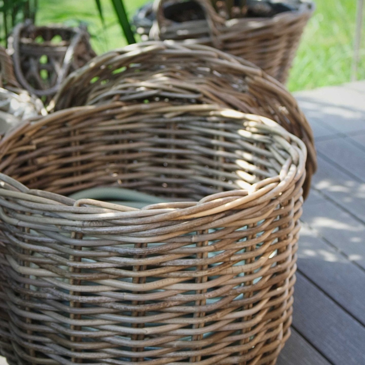 Schlauchtopf Rattan – natürliche Schlauchaufbewahrung
