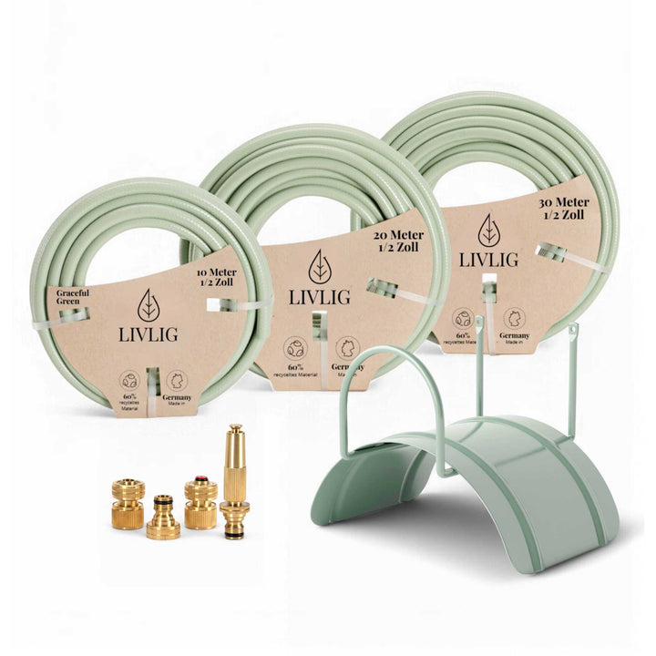 Livlig Gartenschlauch Bundle in Grün, inklusive Gartenschlauch, Wandhalterung und Spritze, langlebig, flexibel, knickfest, ideal für Gartenbewässerung und Outdoor-Einsatz.