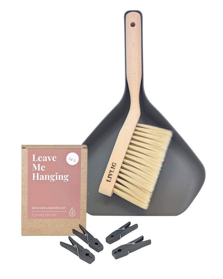 Sweeping and laundry pegs set