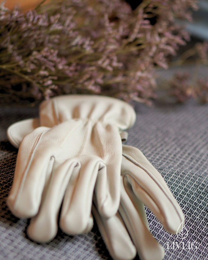 Gardening gloves made of cowhide