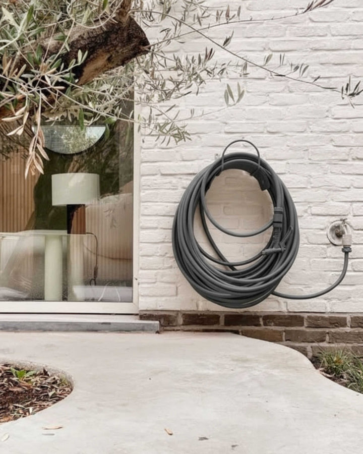 LIVLIG, Gartenschlauch mit Wandhalterung im Set Authentic Anthracite, Gartenschläuche, 10 m