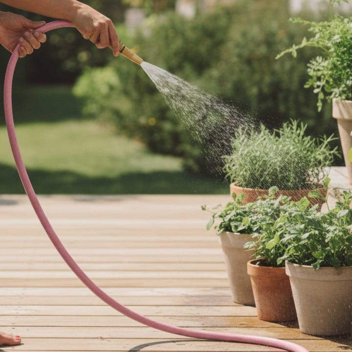 LIVLIG, Design Gartenschlauch Romantic Rose, Gartenschläuche mit Spritze